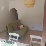 Villa Palomino - Sleeps 6 - Parking - Pet Friendly
