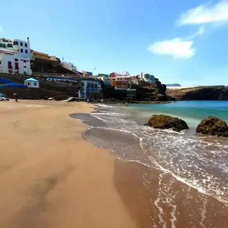 Villa Villa Palomino - Sleeps 4 - Parking - Pet Friendly