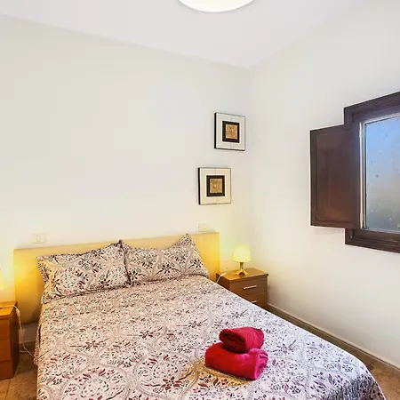 Villa Palomino - Sleeps 4 - Parking - Pet Friendly * Galdar