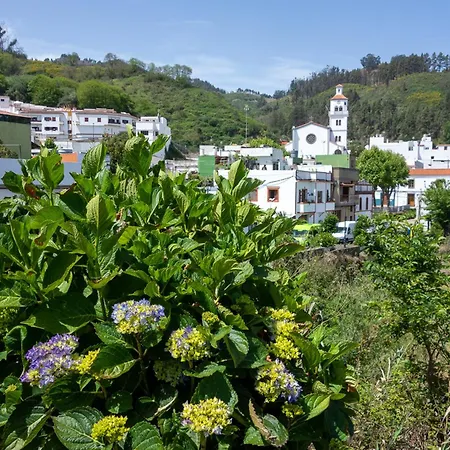 Villa Palomino - Sleeps 4 - Parking - Pet Friendly Villa *