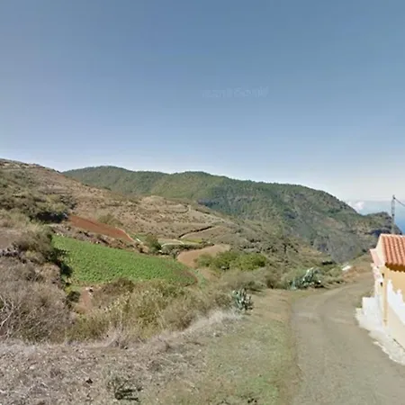 Villa Palomino - Sleeps 4 - Parking - Pet Friendly Villa *