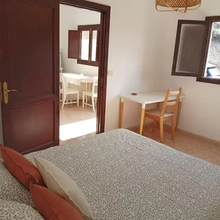 Vila Palomino - Sleeps 6 - Parking - Pet Friendly Gáldar